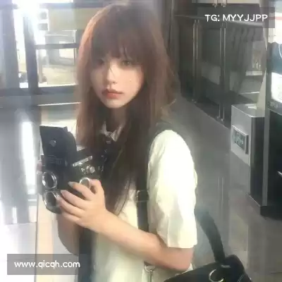 仲灵楚